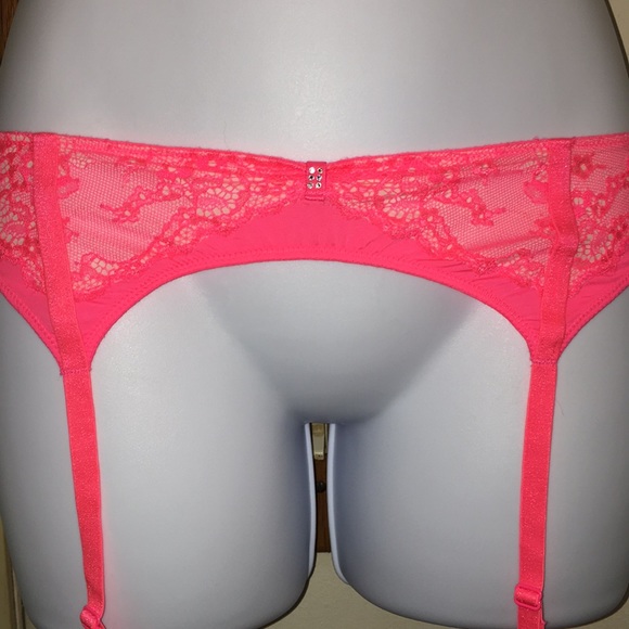 Victoria Secret garter belt - Picture 4 of 6